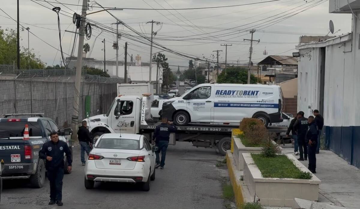 La Fiscalía General de la República en Saltillo recibió al detenido y los objetos asegurados.
