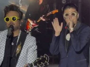 Aleks Syntek y Dani Flow se presentan juntos en el escenario