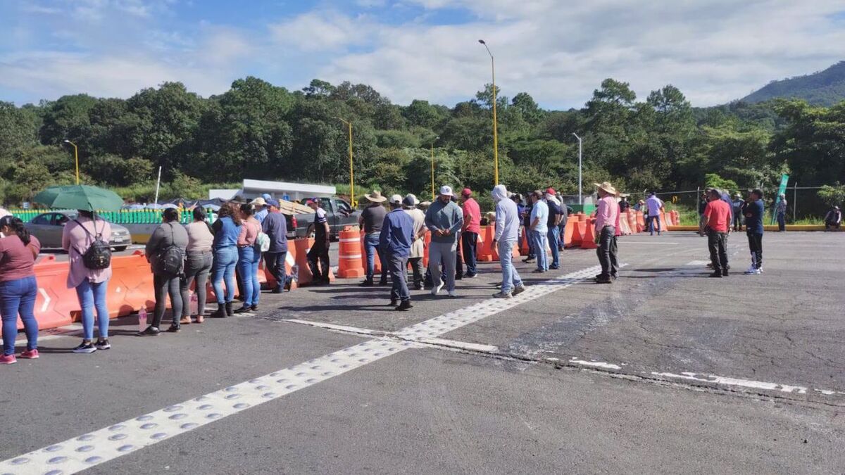 Bloqueos carreteros y blindaje en Morelia por protestas del 12 de octubre | Consejo Supremo Indígena de Michoacán