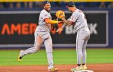 El bullpen de los Guardianes maniató los intentos de remontada de la escuadra local para amarrar el primer triunfo de la serie al mejor de siete.
