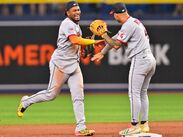 El bullpen de los Guardianes maniató los intentos de remontada de la escuadra local para amarrar el primer triunfo de la serie al mejor de siete.