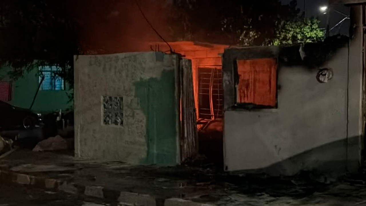 Controlan incendio en vivienda de la colonia Cañada Blanca. TD Fin de Semana Matutino Monterrey, 11 de octubre de 2026