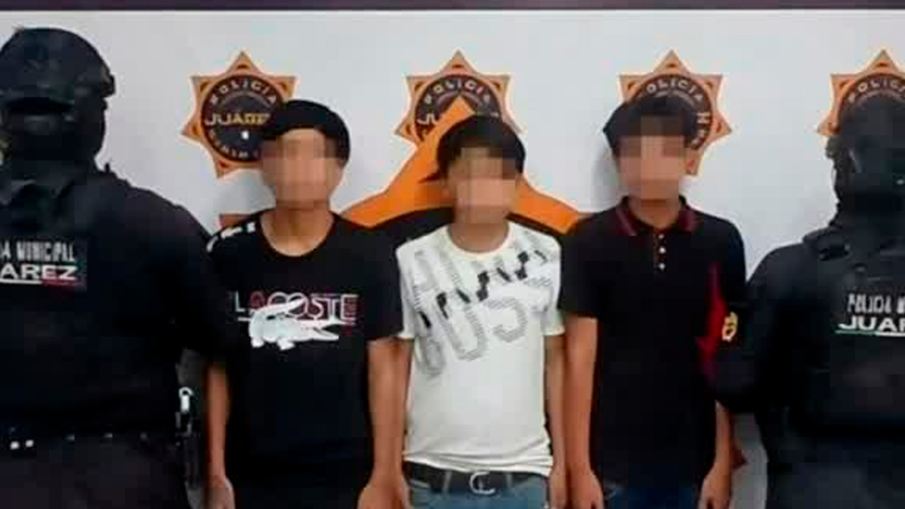 Detienen a tres adolescentes por asaltar con cuchillos a menor en Juárez