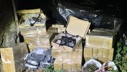 Los drones FPV asegurados transmiten señal en tiempo real por cable físico, impidiendo que los inhibidores de radiofrecuencia interfieran en su vuelo.