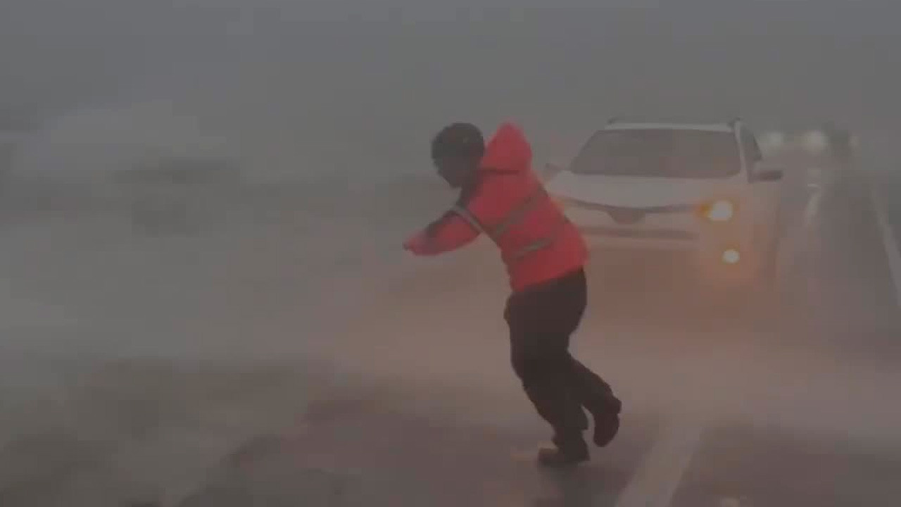El huracán Isaías azota la costa de Florida