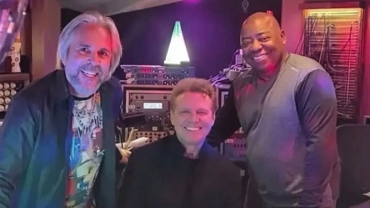 Paul Jackson Jr. subio una foto a sus redes sociales junto a Luis Miguel y el productor Dave Reitzas. | Instagram