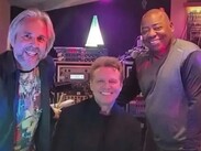 Paul Jackson Jr. subio una foto a sus redes sociales junto a Luis Miguel y el productor Dave Reitzas. | Instagram