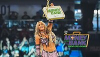 Tiffany Stratton conquistó el maletín en su lucha de escaleras.