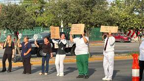 Los trabajadores se encuentran bloqueando la avenida Pablo Livas.