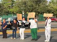 Los trabajadores se encuentran bloqueando la avenida Pablo Livas.