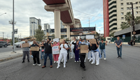 Trabajadores del IMSS colapsan la avenida Félix U. Gómez en Monterrey