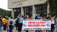 Trabajadores del IMSS convocan a marcha nacional en Ciudad de México.