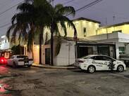 A lugar acudieron elementos de la Policía Municipal y de Servicios Periciales para iniciar la investigación.