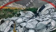 Dejan el cuerpo de un hombre envuelto en lonas en la avenida Azúcar, Iztacalco.