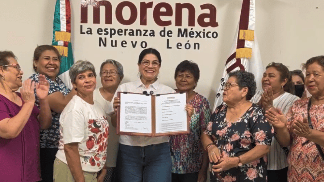 Elizabeth Galicia se registra como aspirante de Morena en Santa Catarina