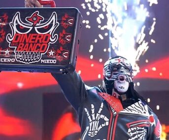 El enmascarado mantiene el contrato que le otorga una oportunidad titular en cualquier momento y lugar.