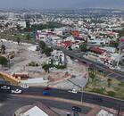 Entre escombros y varillas expuestas, la vivienda de la calle Cerrada de los Navegantes permanece en pie.