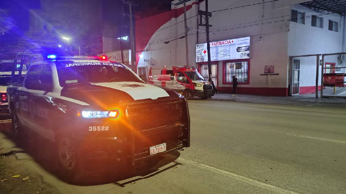 Pese a lo aparatoso del incidente, el hombre no sufrió lesiones en algún órgano.