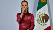 Claudia Sheinbaum realiza 'live' en TikTok para hablar de seguridad digital.