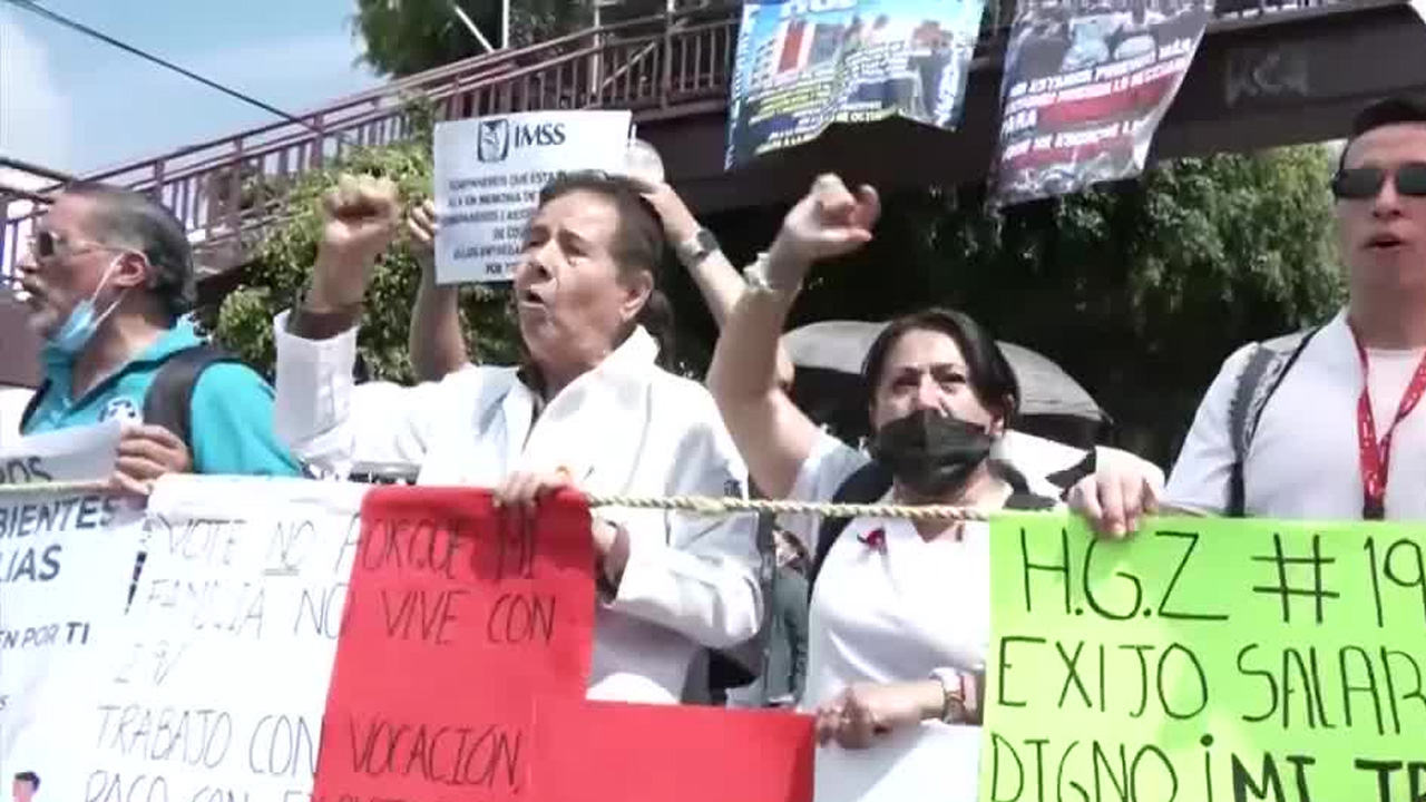Trabajadores del IMSS protestan en 12 estados por condiciones laborales dignas