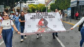Los trabajadores rechazaron el aumento ofrecido por el IMSS que rondaría los 200 pesos / Carolina Espinosa Rivera
