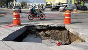 Autoridades municipales acordonaron la intersección de Camino Real y Las Torres.