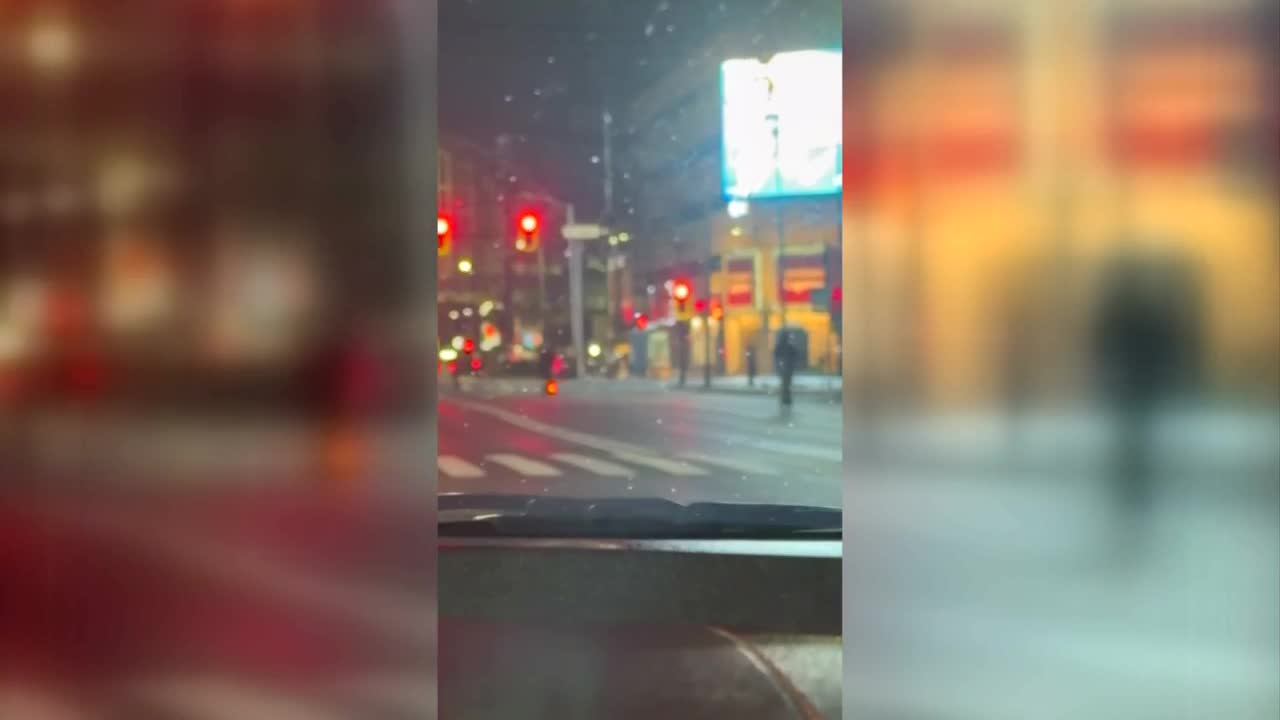 Captan a seis menores en scooters por avenidas del centro de Monterrey