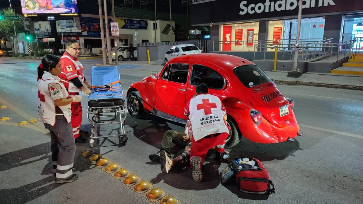 La confrontación fue subiendo de intensidad en el trayecto hasta culminar con ambos hombres peleando a golpes.