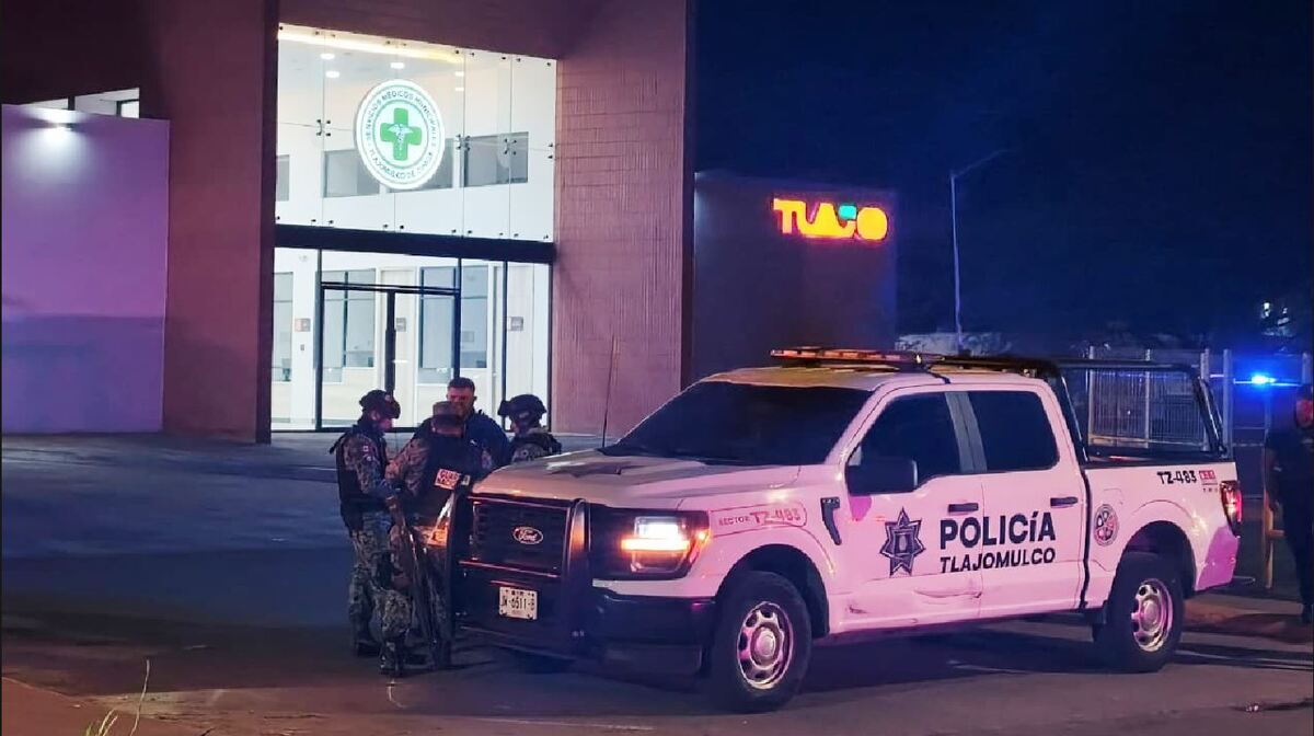 El grupo especializado TEDAX evaluó los explosivos.