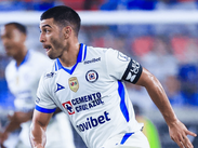 Erik Lira seguirá efiniendo su futuro tras no concretar su fichaje con el AS Mónaco. | @CruzAzul
