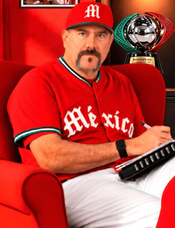 El apodado 'Matador' ha construido un palmarés que lo coloca entre los dirigentes más exitosos del beisbol mexicano. | @DiablosRojosMX