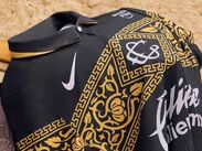 Nike y Chivas presentan el tercer uniforme para la temporada
