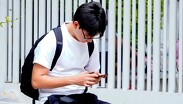 La restricción en el uso de celulares abarca a todos los niveles educativos, incluso preescolares / Agencia Es Imagen
