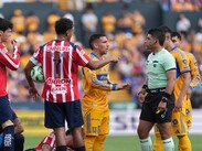 Tigres llega tras vencer 3-2 al Toluca en el Volcán y Chivas de empatar 1-1 con Atlas.