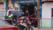 El cuerpo de Víctor quedó tendido sobre la acera, a la altura de una tienda de la colonia Tres Cerritos / Agencia Es Imagen