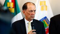 Javier Flores sostuvo una reunión con familiares de las víctimas del atentado al Casino Royale para detallar los informes de la FGR.