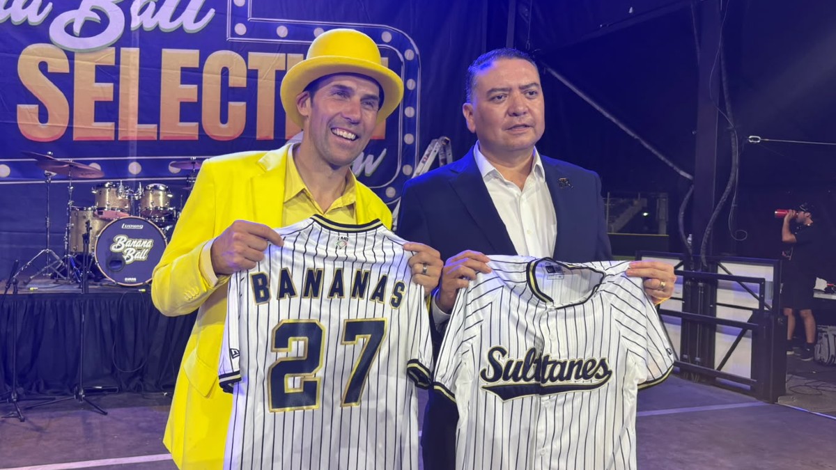 Jesse Cole sostuvo una videollamada con Francisco González Albuerne para celebrar la llegada de Banana Ball a Monterrey.