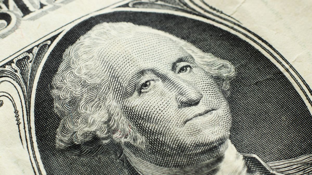 El peso mexicano se mantiene luchando por evitar pérdidas ante el dólar.