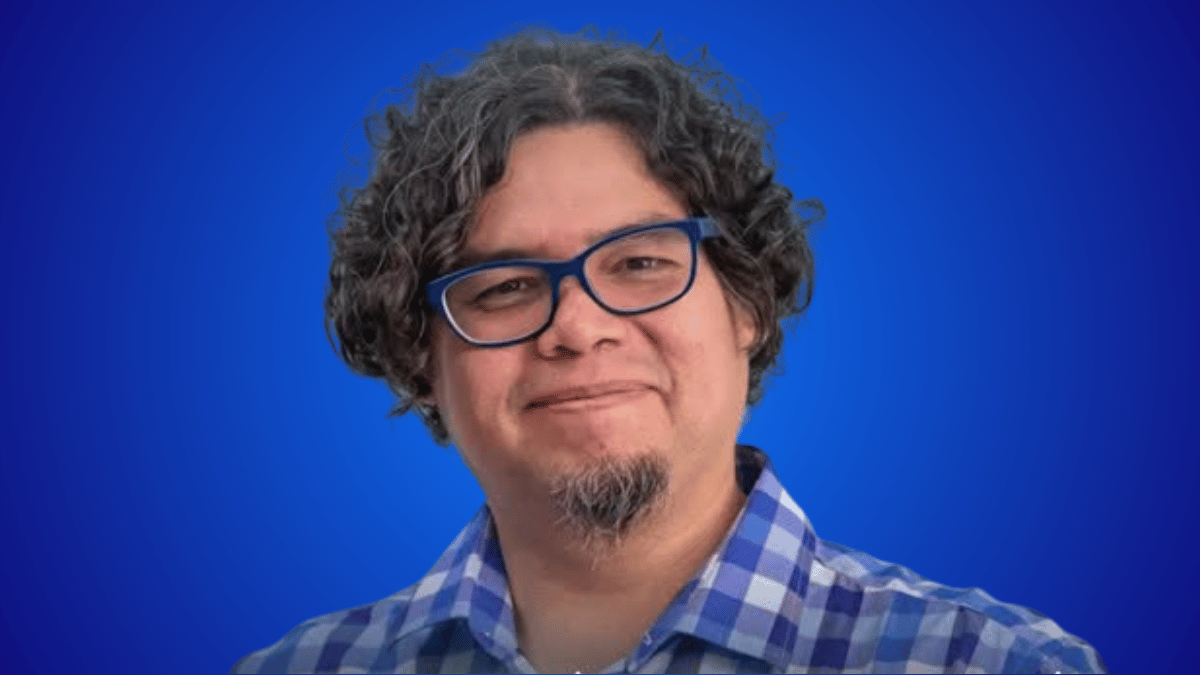 UANL reconoce a Antonio Ramos por premio Rosario Castellanos