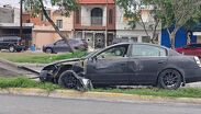 El automóvil, un Nissan Áltima de color negro, circulaba hacia el poniente.| Agustín Martínez