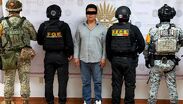 Detienen a un funcionario y un policía municipal en Taxco, Guerrero. | FGE Gro