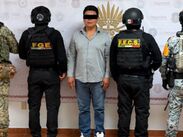 Detienen a un funcionario y un policía municipal en Taxco, Guerrero. | FGE Gro