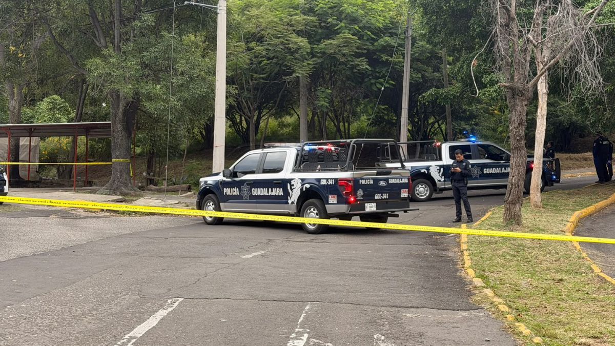 Hombre es asesinado a balazos en la colonia Arboledas Sur en Guadalajara.