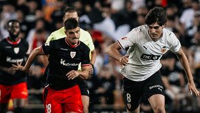 Javier Aguirre no ha podido ganar, pero tampoco ha perdido al mando del Valencia / Facebook