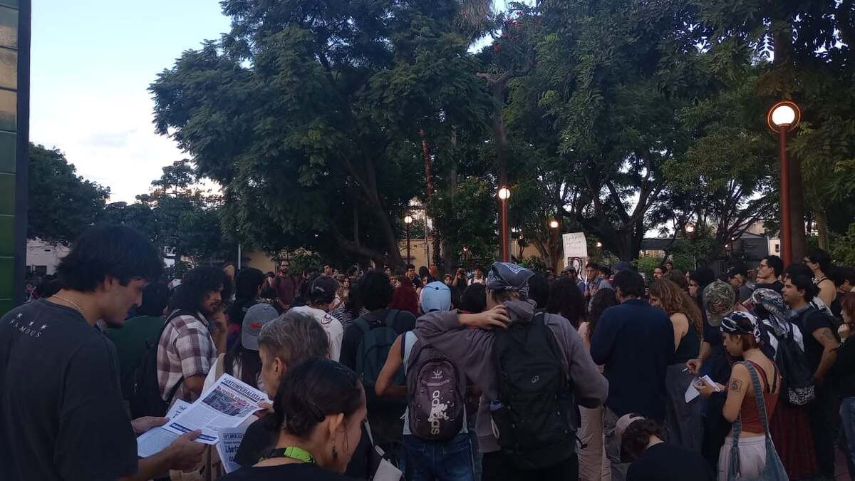 A las protestas por el agua se suman los reclamos por las detenciones de la anterior manifestación. | Foto: APJalisco