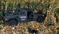 El accidente ocurrió durante la noche del sábado, cuando el vehículo oficial salió del camino.