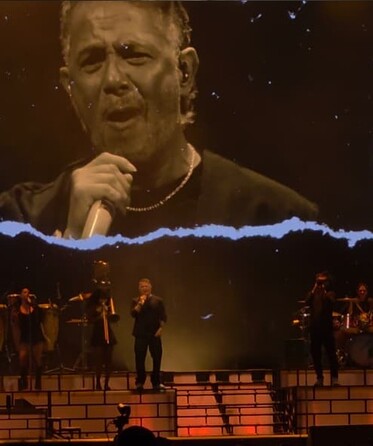 Alejandro Sanz dedicó un medley donde incluyó "Regálame la silla donde te esperé".