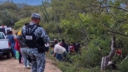 Autoridades atendieron la volcadura de una camioneta en Oaxaca, que dejó cinco muertos y tres heridos