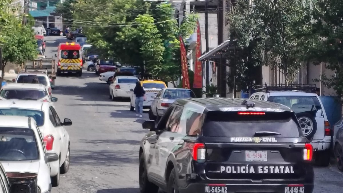 Encontraron al hombre en la calle Limones entre Naranjos y Pinos.