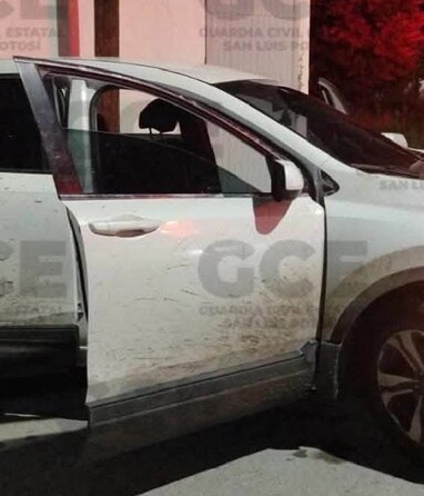 Enfrentamientos con civiles armados dejaron como saldo un presunto agresor muerto, dos hombres detenidos.